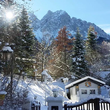 Zugspitzschloss Willa Grainau